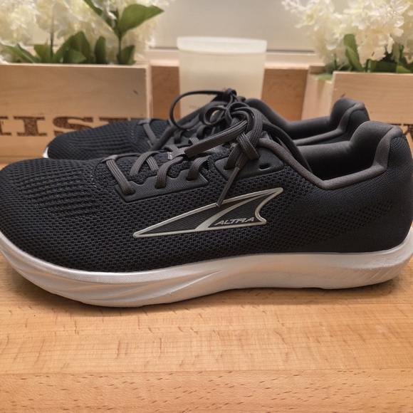 Altra Escalante 4 Womens Running Sneakers Shoes Black/White Size 10 - Picture 3 of 9